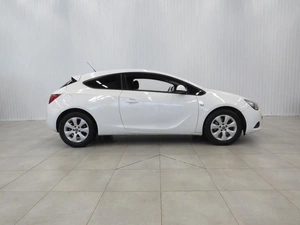 Хэтчбек Opel Astra 2013 года, 980000 рублей, Калуга