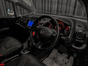Хетчбэк Honda Fit 2013 года, 845000 рублей, Красноярск
