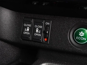 Минивэн Honda Stepwgn Spada 2017 года, 2120000 рублей, Воронеж