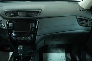 Внедорожник Nissan X-Trail 2020 года, 2359000 рублей, Омск