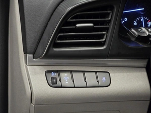 Седан Hyundai Elantra 2020 года, 1245000 рублей, Красноярск