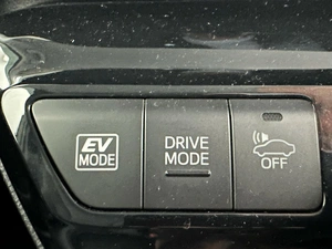 Лифтбек Toyota Prius 2019 года, 2200000 рублей, Красноярск