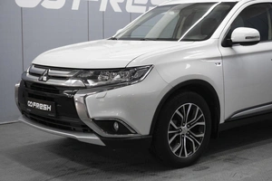 Внедорожник Mitsubishi Outlander 2015 года, 2330000 рублей, Омск