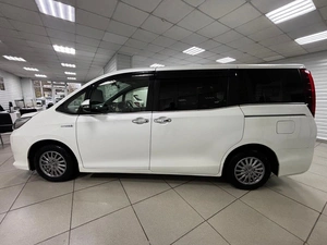 Минивэн Toyota Esquire 2015 года, 1695000 рублей, Ачинск