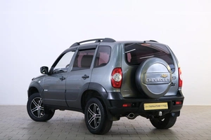 Внедорожник Chevrolet Niva 2013 года, 499000 рублей, Омск