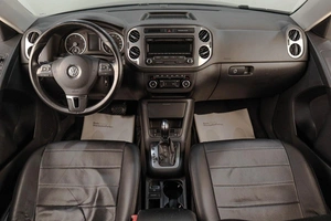 Внедорожник Volkswagen Tiguan 2012 года, 1259000 рублей, Челябинск