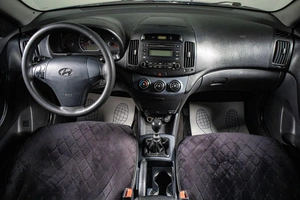 Седан Hyundai Elantra 2009 года, 549000 рублей, Сургут
