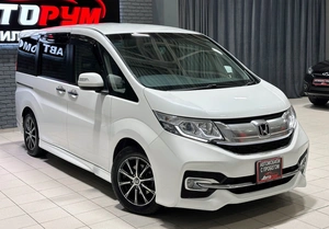 Минивэн Honda Stepwgn 2015 года, 1897000 рублей, Красноярск