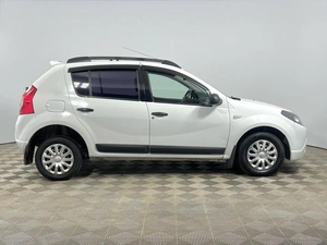 Хетчбэк Renault Sandero 2013 года, 699900 рублей, Казань