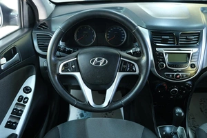 Седан Hyundai Solaris 2013 года, 969000 рублей, Омск