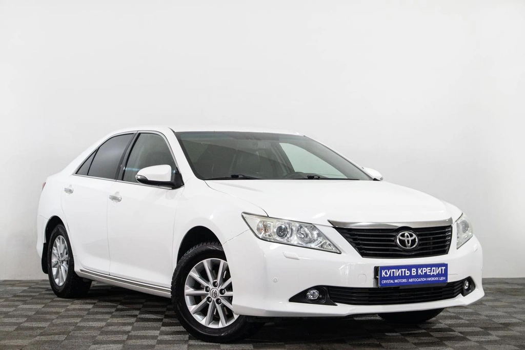 Седан Toyota Camry 2012 года, 1569000 рублей, Сургут