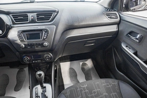 Седан Kia Rio 2013 года, 969000 рублей, Барнаул