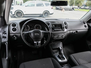 Внедорожник Volkswagen Tiguan 2015 года, 1415000 рублей, Волгоград