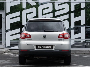Внедорожник Volkswagen Tiguan 2011 года, 1144000 рублей, Волгоград