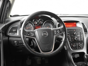 Хетчбэк Opel Astra 2013 года, 723200 рублей, Казань