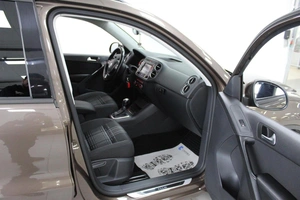 Внедорожник Volkswagen Tiguan 2015 года, 1600000 рублей, Смоленск