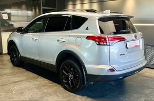 Внедорожник Toyota RAV4 2018 года, 2790000 рублей, Абакан