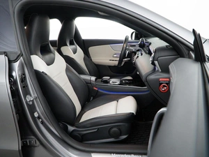 Седан Mercedes-benz CLA-класс 2019 года, 3298999 рублей, Москва