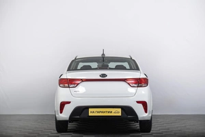 Седан Kia Rio 2017 года, 1199000 рублей, Томск