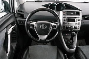 Минивэн Toyota Verso 2010 года, 1139000 рублей, Красноярск