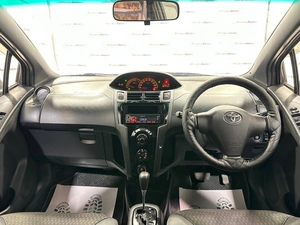 Хетчбэк Toyota Vitz 2006 года, 499000 рублей, Красноярск