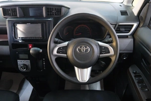 Минивэн Toyota Roomy 2017 года, 1099000 рублей, Омск
