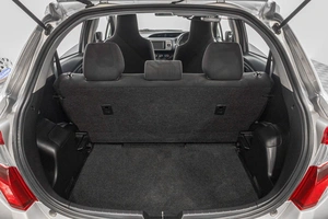 Хетчбэк Toyota Vitz 2015 года, 1019000 рублей, Барнаул