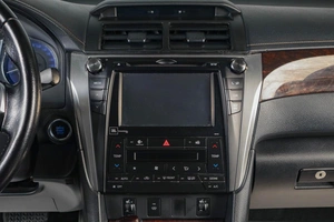 Седан Toyota Camry 2015 года, 1959000 рублей, Тюмень