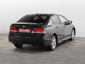 Седан Honda Civic 2007 года, 740000 рублей, Красноярск