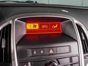 Хетчбэк Opel Astra 2012 года, 859000 рублей, Воронеж