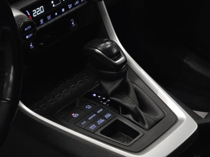 Внедорожник Toyota RAV4 2019 года, 3000000 рублей, Красноярск