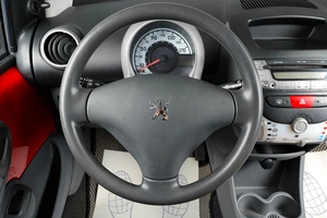 Хетчбэк Peugeot 107 2010 года, 599000 рублей, Тюмень