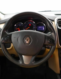 Седан Renault Logan 2015 года, 990000 рублей, Орёл