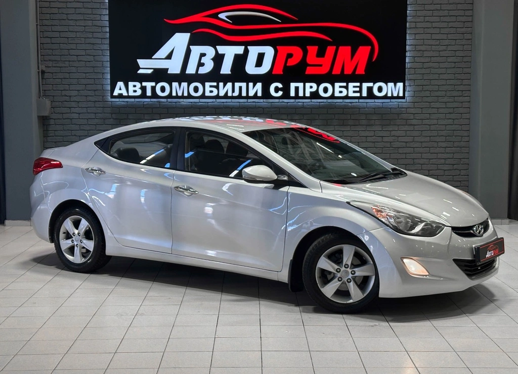 Седан Hyundai Avante 2011 года, 997000 рублей, Красноярск