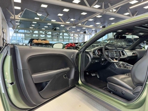 Купе Dodge Challenger SRT 2023 года, 15999999 рублей, Москва