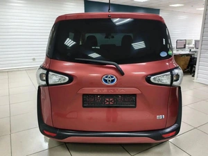 Минивэн Toyota Sienta 2016 года, 1100000 рублей, Ачинск