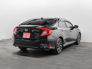Седан Honda Civic 2017 года, 1800000 рублей, Красноярск