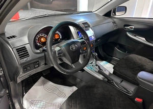 Седан Toyota Corolla 2012 года, 1077000 рублей, Красноярск