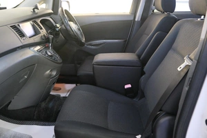 Минивэн Toyota Isis 2010 года, 1229000 рублей, Омск