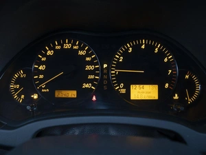 Седан Toyota Avensis 2007 года, 960000 рублей, Омск