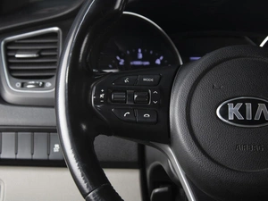 Минивэн Kia Carnival 2018 года, 2300000 рублей, Омск