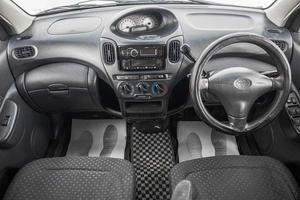 Минивэн Toyota Funcargo 2003 года, 289000 рублей, Барнаул