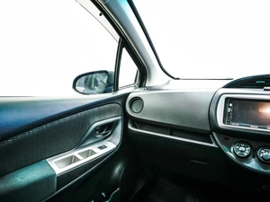 Хетчбэк Toyota Vitz 2015 года, 920000 рублей, Красноярск