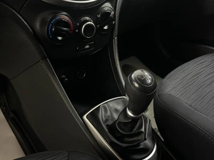 Седан Hyundai Solaris 2015 года, 820000 рублей, Ачинск