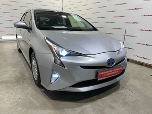 Лифтбек Toyota Prius 2016 года, 1295000 рублей, Красноярск