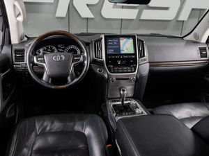 Внедорожник Toyota Land Cruiser 2018 года, 6700000 рублей, Тюмень