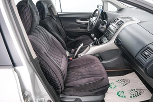 Хетчбэк Toyota Auris 2007 года, 679000 рублей, Красноярск