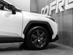 Внедорожник Toyota RAV4 2025 года, 4699000 рублей, Тюмень