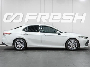 Седан Toyota Camry 2019 года, 3439000 рублей, Сургут