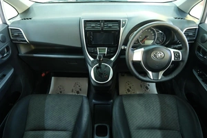 Хетчбэк Toyota Ractis 2015 года, 989000 рублей, Омск